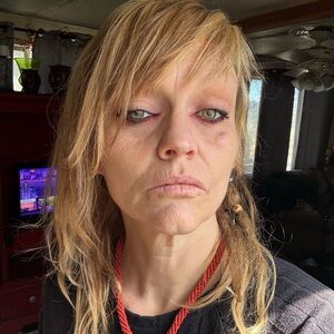 Meet your Posher, Carleta